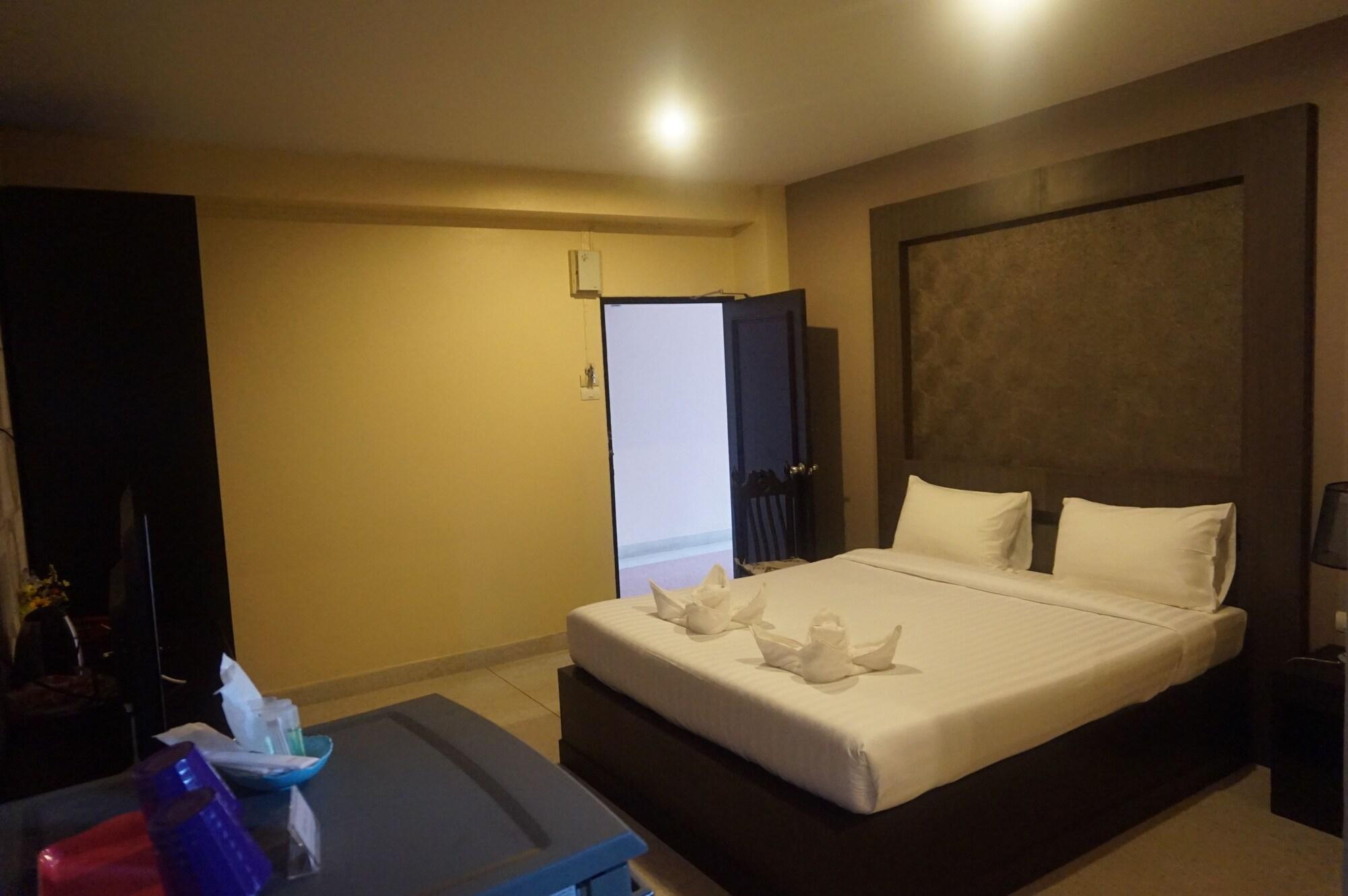 Metro Residence Surin Exterior foto